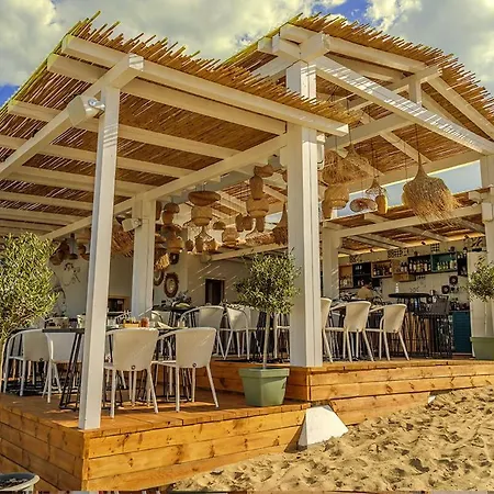 белия делфин каваци Greeenlife Apartmán